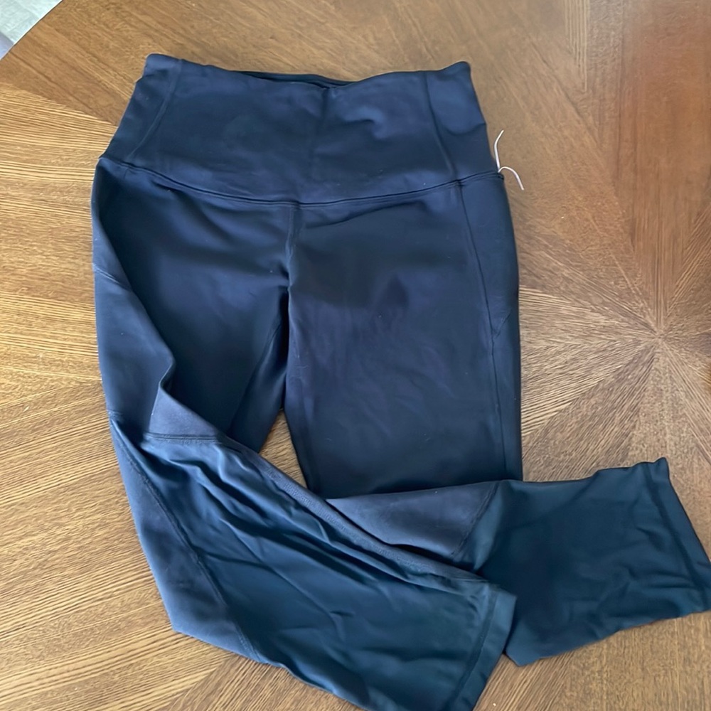 Zella 3/4 length leggings.  NWT but Tag fell off.